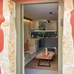 Old Town House With Jacuzzi And Yard,4ppl Χανιά