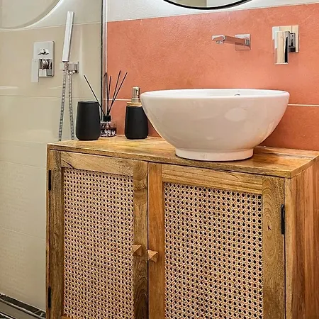 別荘 Old Town House With Jacuzzi And Yard,4ppl
