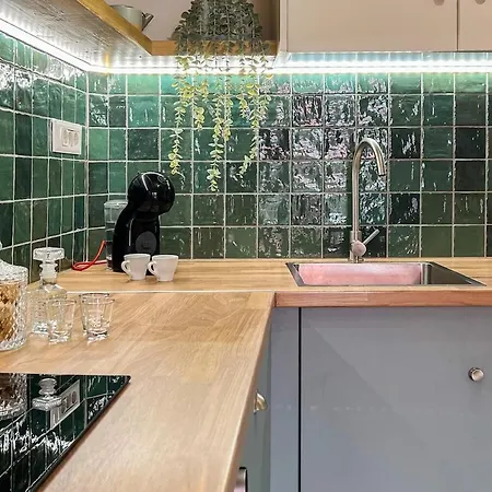 Old Town House With Jacuzzi And Yard,4ppl * ハニア