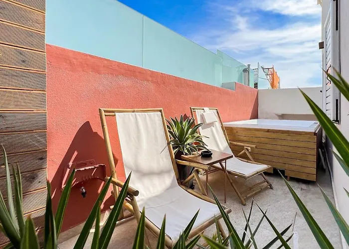 Old Town House With Jacuzzi And Yard,4ppl