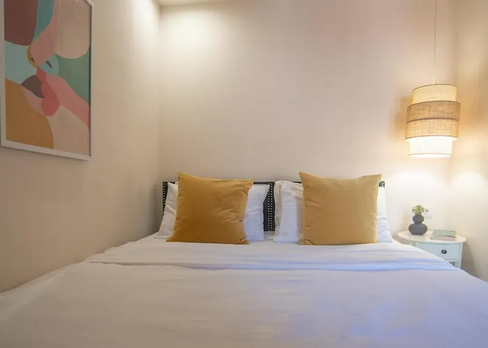 Dom wakacyjny Old Town House With Jacuzzi And Yard,4ppl *