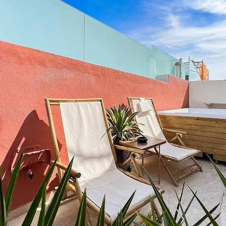 Old Town House With Jacuzzi And Yard,4ppl