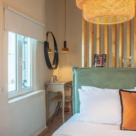 Old Town House With Jacuzzi And Yard,4ppl Hébergement de vacances La Canée