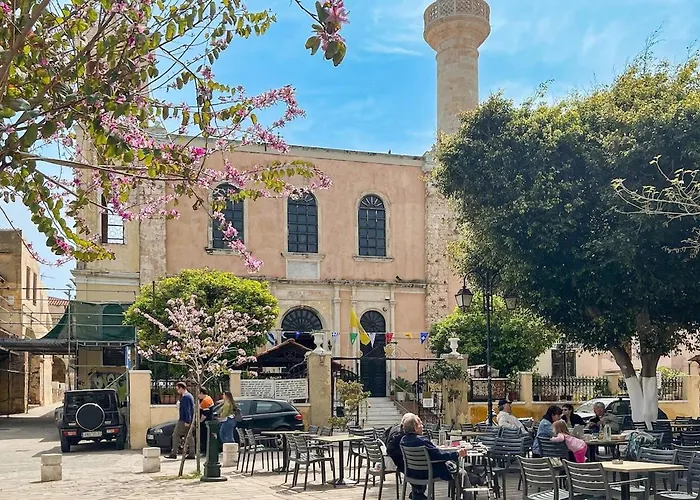 Old Town House With Jacuzzi And Yard,4ppl *