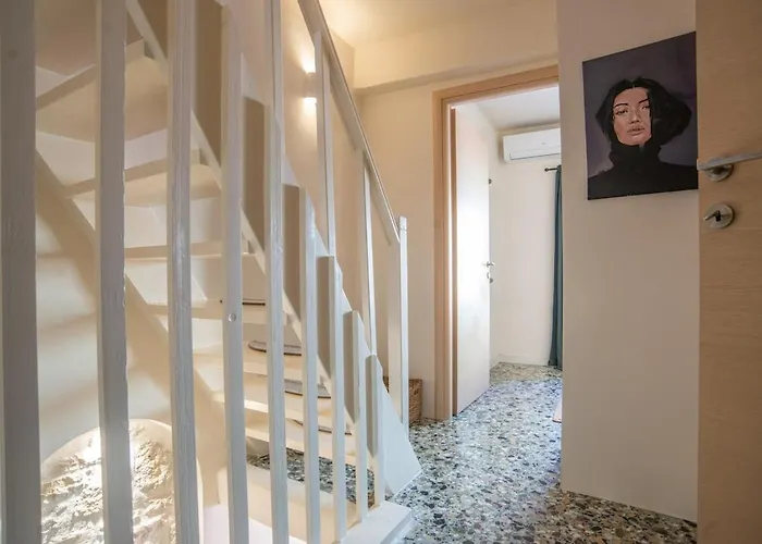 Old Town House With Jacuzzi And Yard,4ppl Дом отдыха *