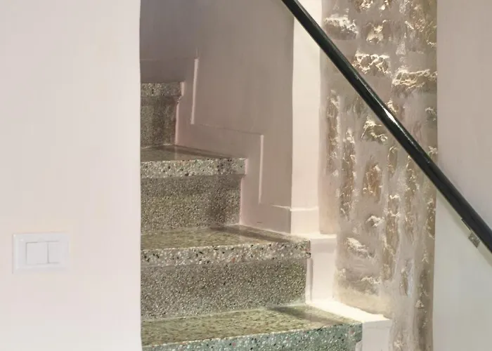 Old Town House With Jacuzzi And Yard,4ppl