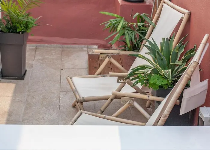 Дом отдыха Old Town House With Jacuzzi And Yard,4ppl *